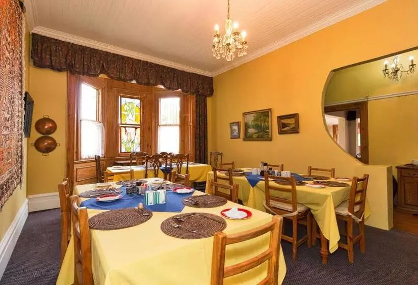 호텔 Fernando S Guest House