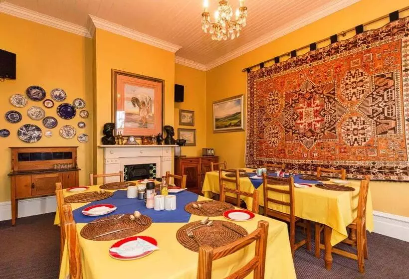 호텔 Fernando S Guest House