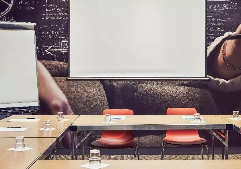 Отель Ibis Toulon La Valette