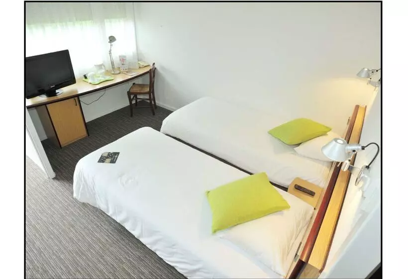 Отель Kyriad Chalons En Champagne Saint Martin