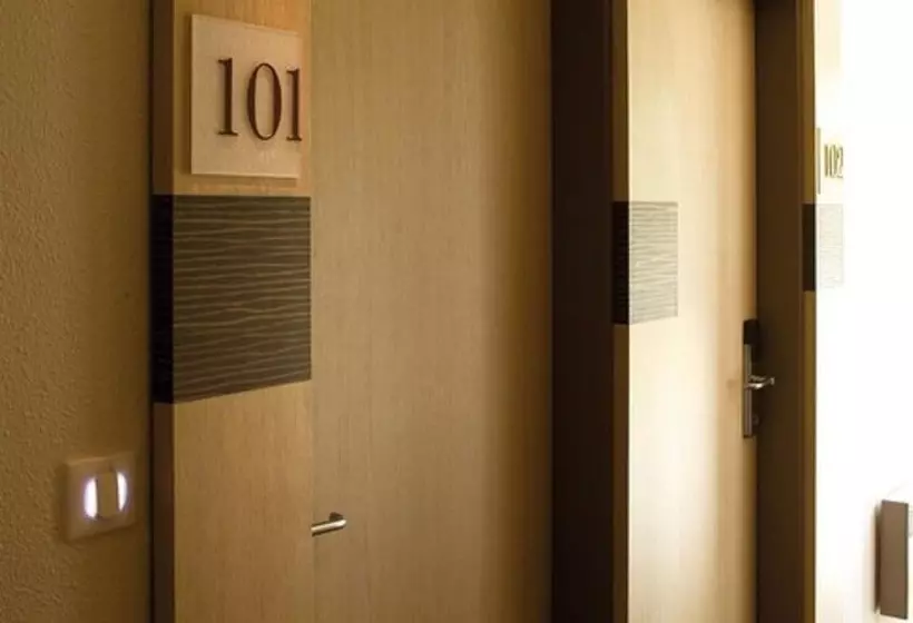 בית מלון כפרי Kyriad Nantes Sud Bouaye Aeroport