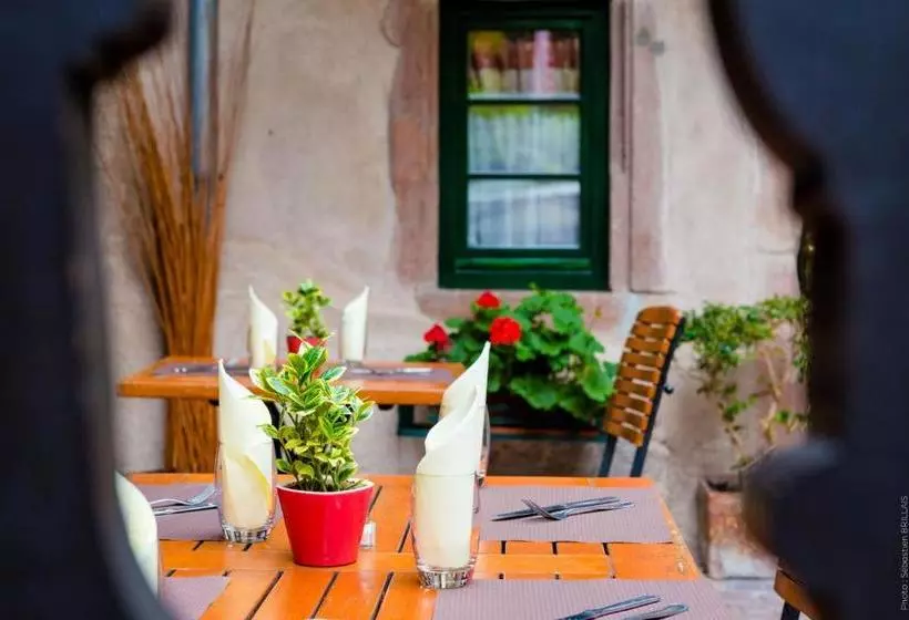 ホテル La Cour Du Bailli Suites & Spa