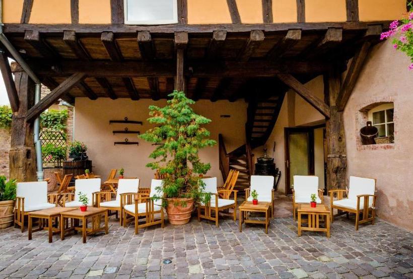 호텔 La Cour Du Bailli Suites & Spa