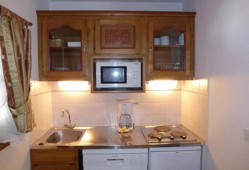 ホテル La Cour Du Bailli Suites & Spa