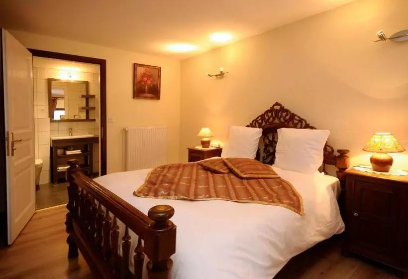 ホテル La Cour Du Bailli Suites & Spa