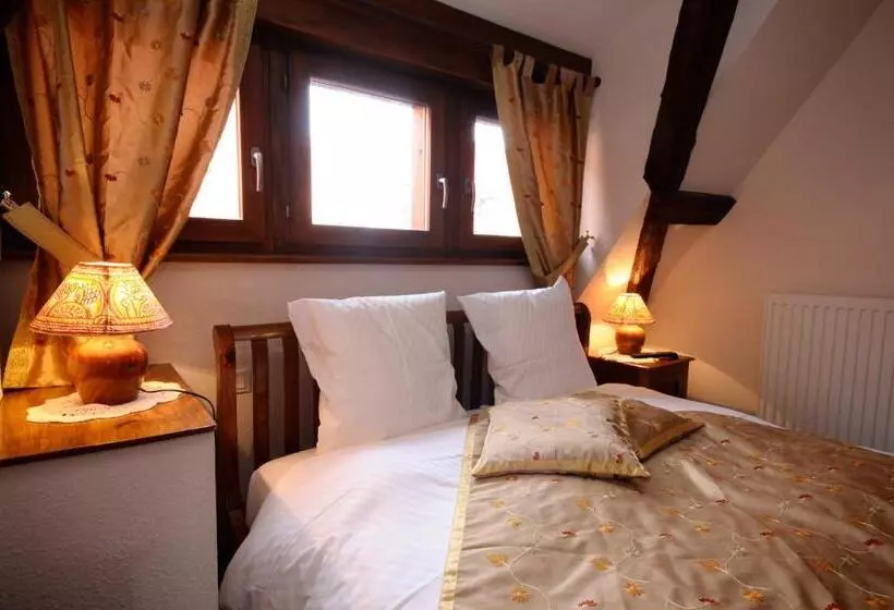 ホテル La Cour Du Bailli Suites & Spa