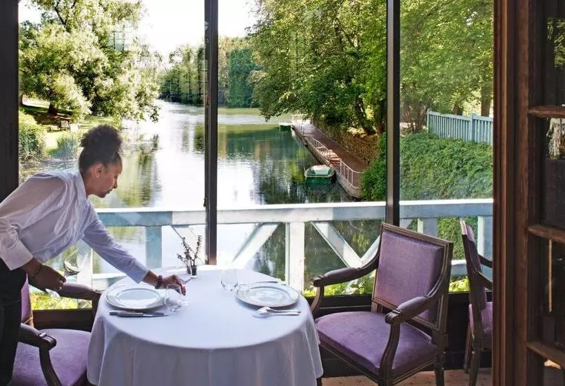 ホテル Le Moulin De Connelles