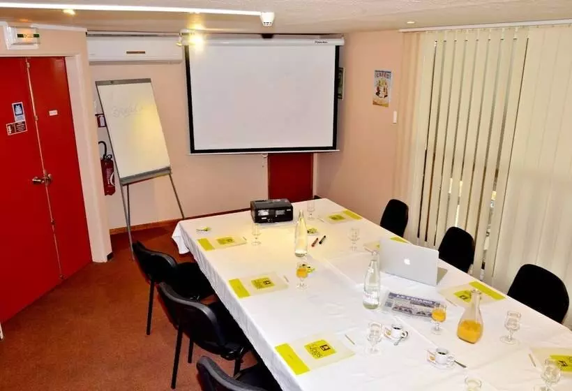 호텔 Logis Hôtel Le Relais Du Parisis