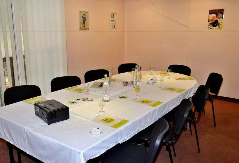 호텔 Logis Hôtel Le Relais Du Parisis