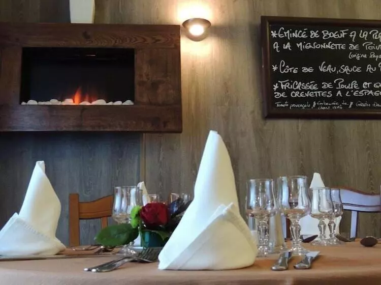 호텔 Logis Hôtel Le Relais Du Parisis