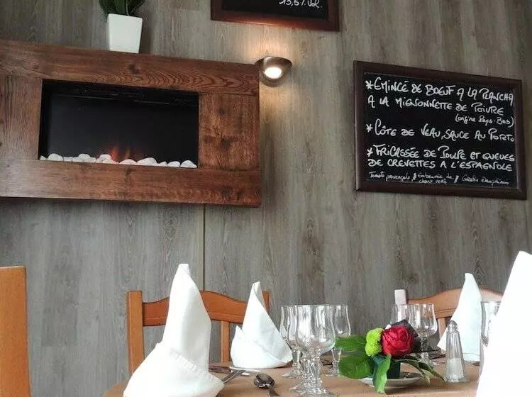 호텔 Logis Hôtel Le Relais Du Parisis