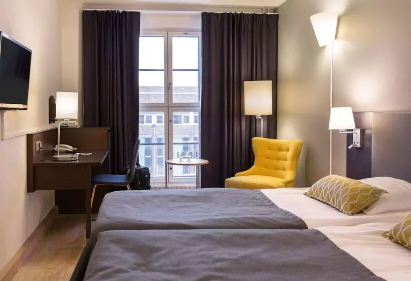 Отель Scandic Grand Marina
