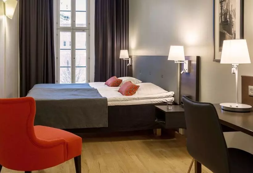 Отель Scandic Grand Marina