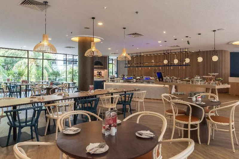 هتل Ywca Fort Canning