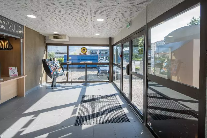 Резиденция B&b Hotel Grenoble Centre Verlaine