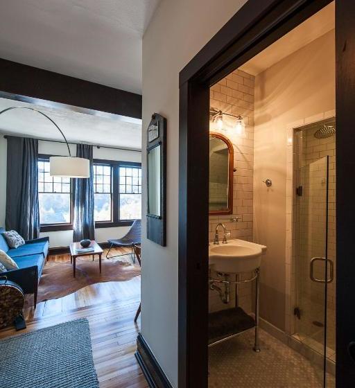 ベッドアンドブレックファースト Marshall House Inn