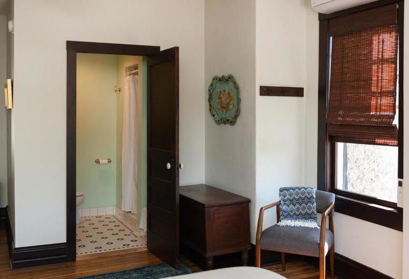 ベッドアンドブレックファースト Marshall House Inn