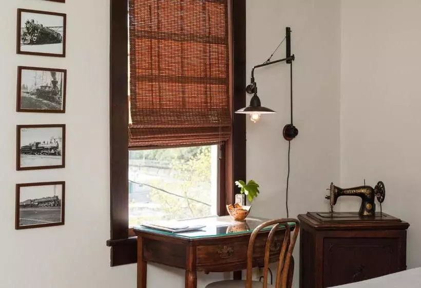 ベッドアンドブレックファースト Marshall House Inn