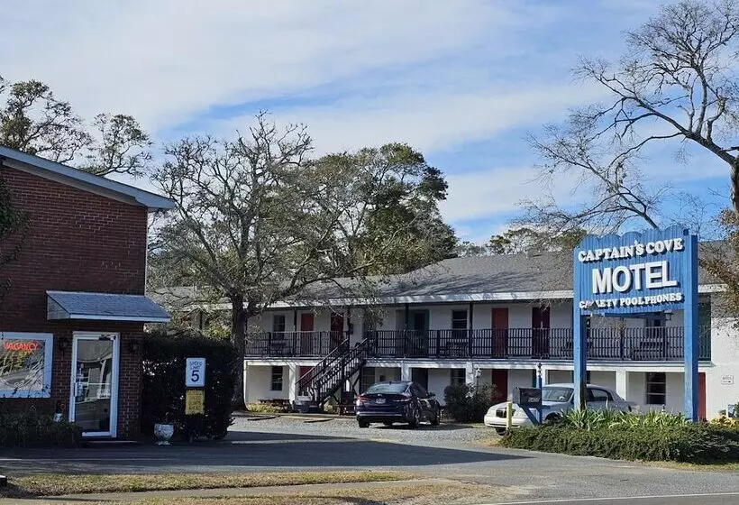 Captain's Cove Motel