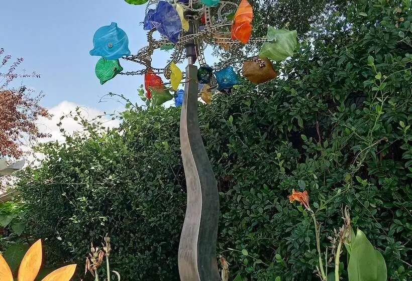 Captain's Cove Motel