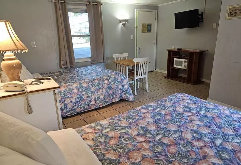 Captain's Cove Motel