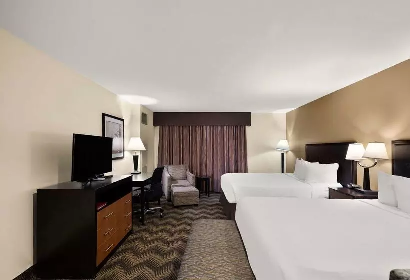 酒店 Best Western Plus Gold Country Inn