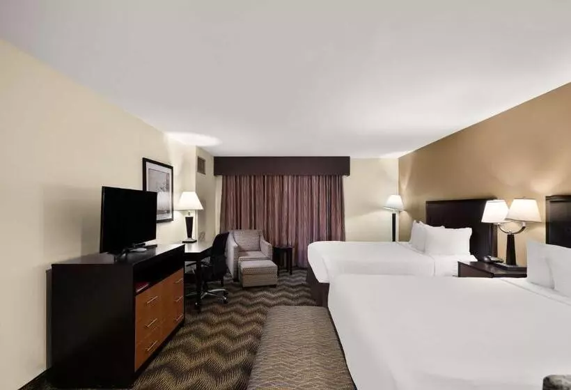 酒店 Best Western Plus Gold Country Inn