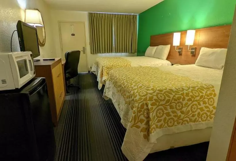 ホテル Budget Host Inn