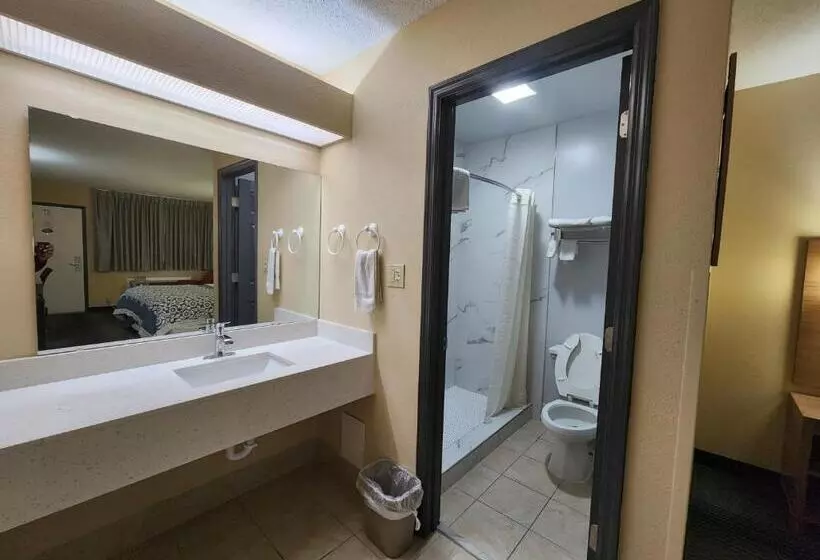 ホテル Budget Host Inn