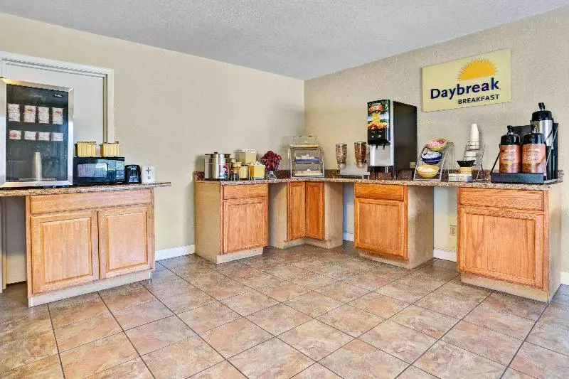 ホテル Days Inn By Wyndham Elizabeth City