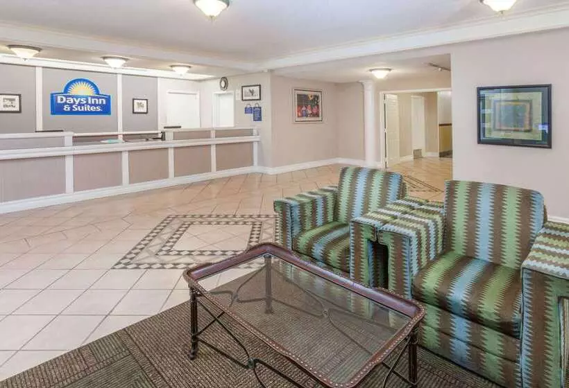 Отель Days Inn & Suites By Wyndham Arlington Heights