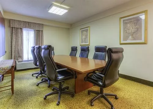 בית מלון כפרי Wyndham Garden Greenville Airport