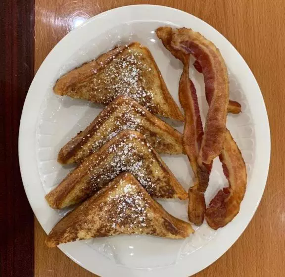 בית מלון כפרי Holiday Sands South