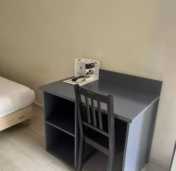 Отель Hôtel Le Thurot