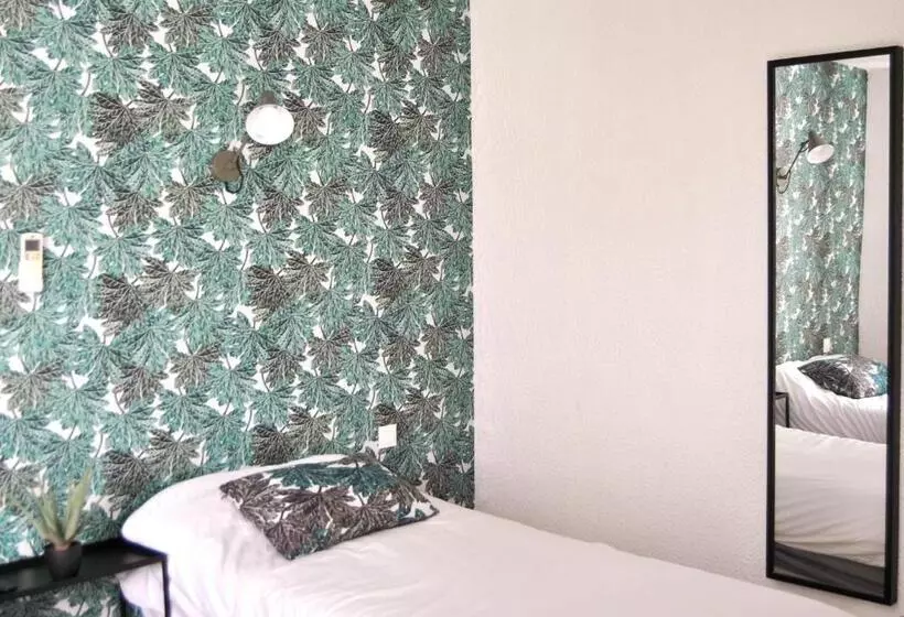 Отель Hôtel Le Thurot