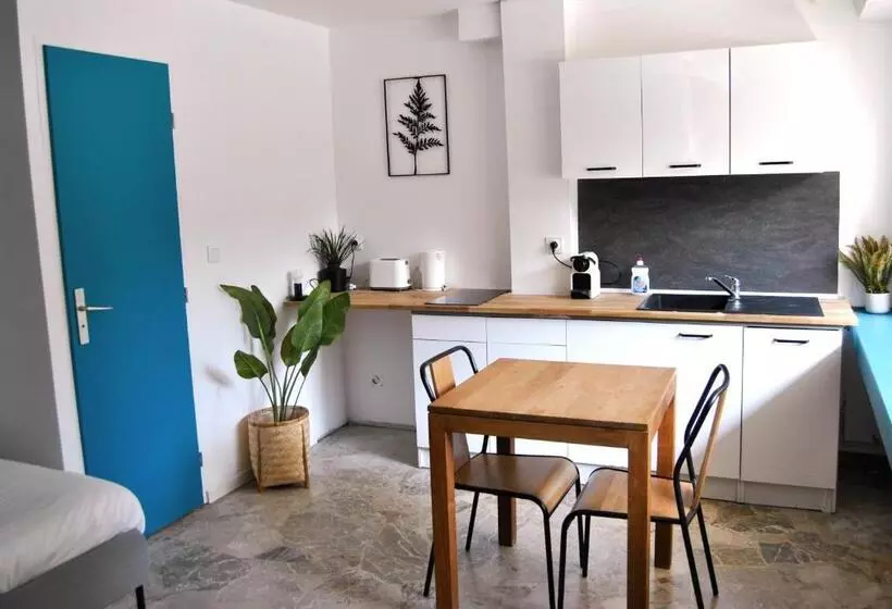 Отель Hôtel Le Thurot