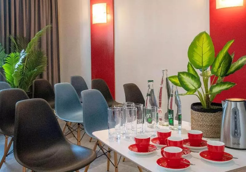 Отель Ibis Cannes Plage La Bocca