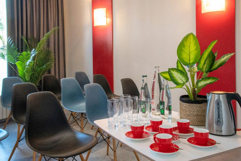 هتل Ibis Cannes Plage La Bocca