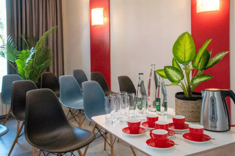 Отель Ibis Cannes Plage La Bocca