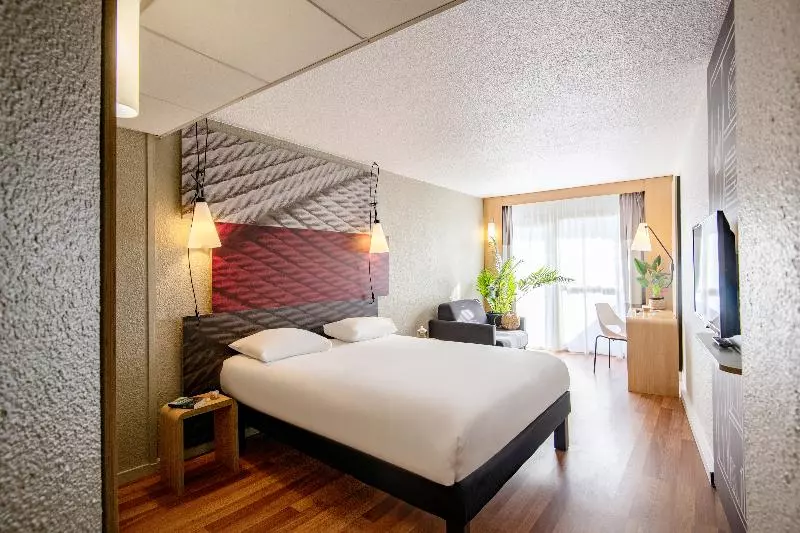 Отель Ibis Cannes Plage La Bocca