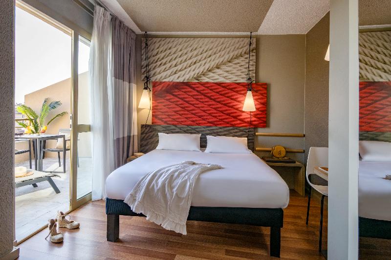 هتل Ibis Cannes Plage La Bocca