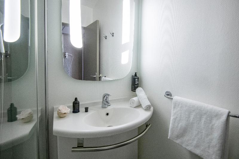 هتل Ibis Cannes Plage La Bocca