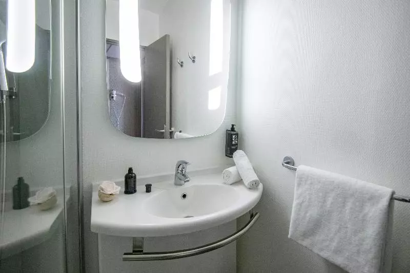 Отель Ibis Cannes Plage La Bocca