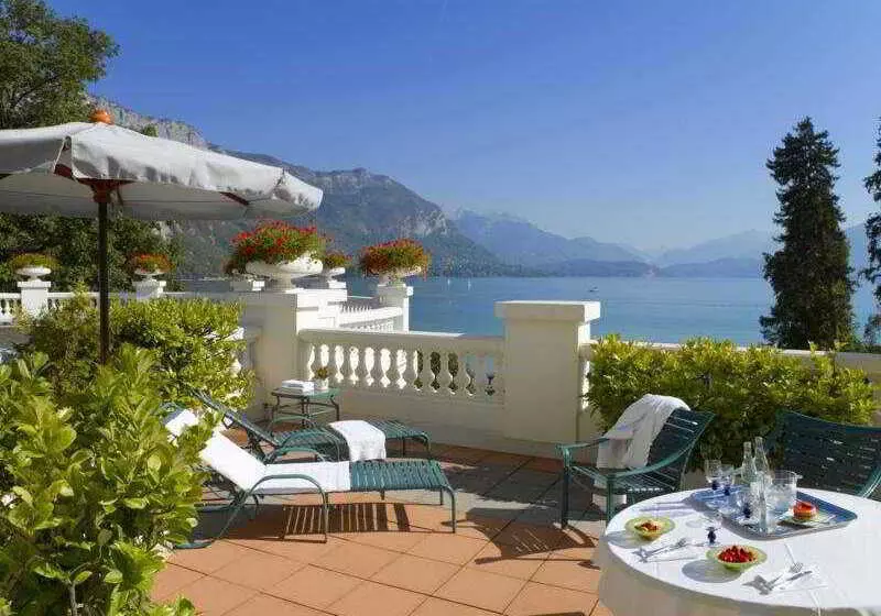 Отель Imperial Palace