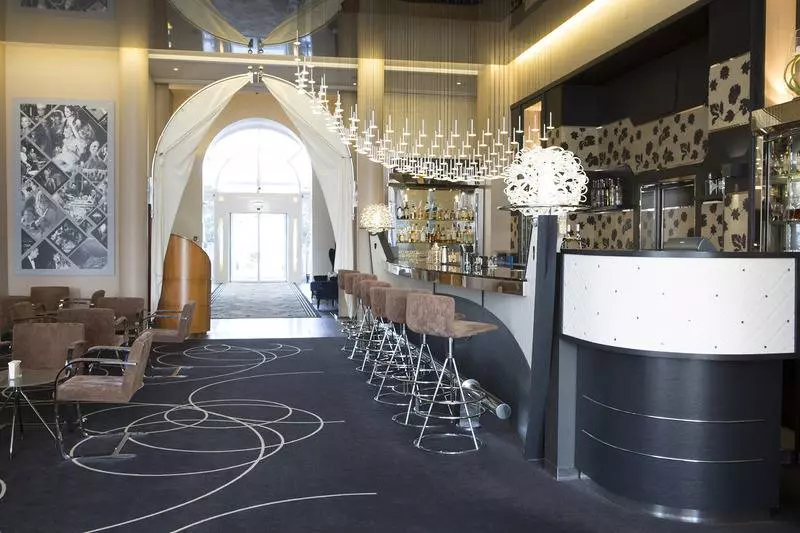 Отель Imperial Palace