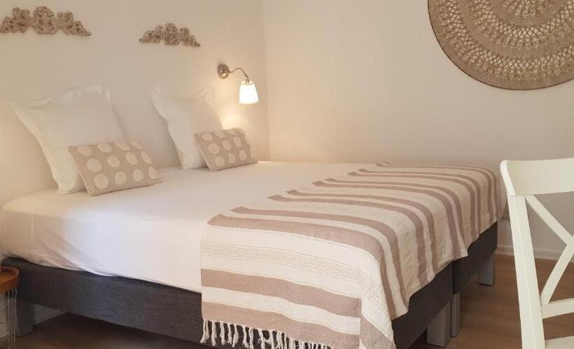 Отель Mas Angelussi Le Clos Du Soleil