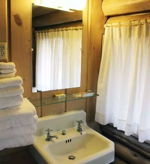 هتل Sleepy Hollow Lodge