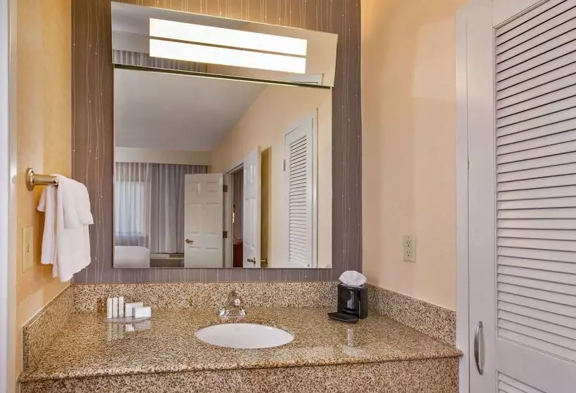 ホテル Sonesta Select Charlotte University Research Park