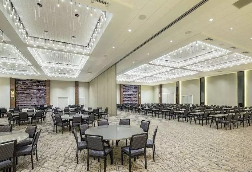 Отель The Starling Atlanta Midtown, Curio Collection By Hilton