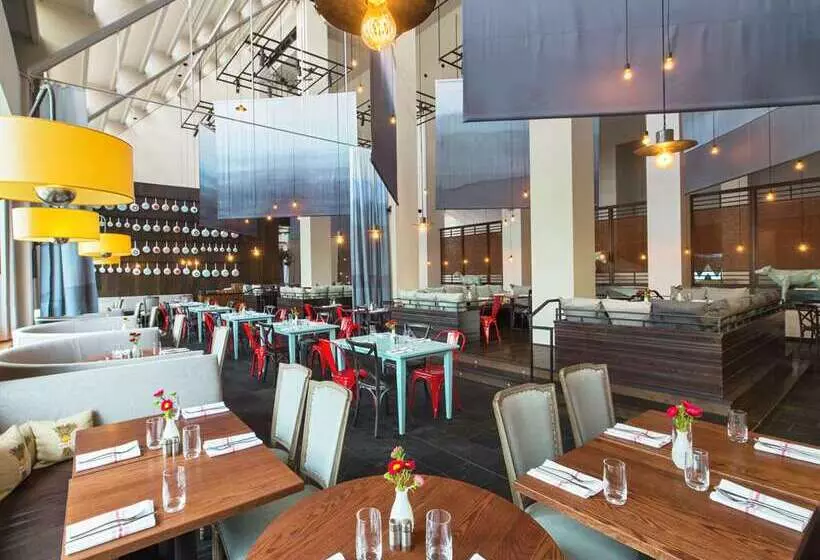 Отель The Starling Atlanta Midtown, Curio Collection By Hilton